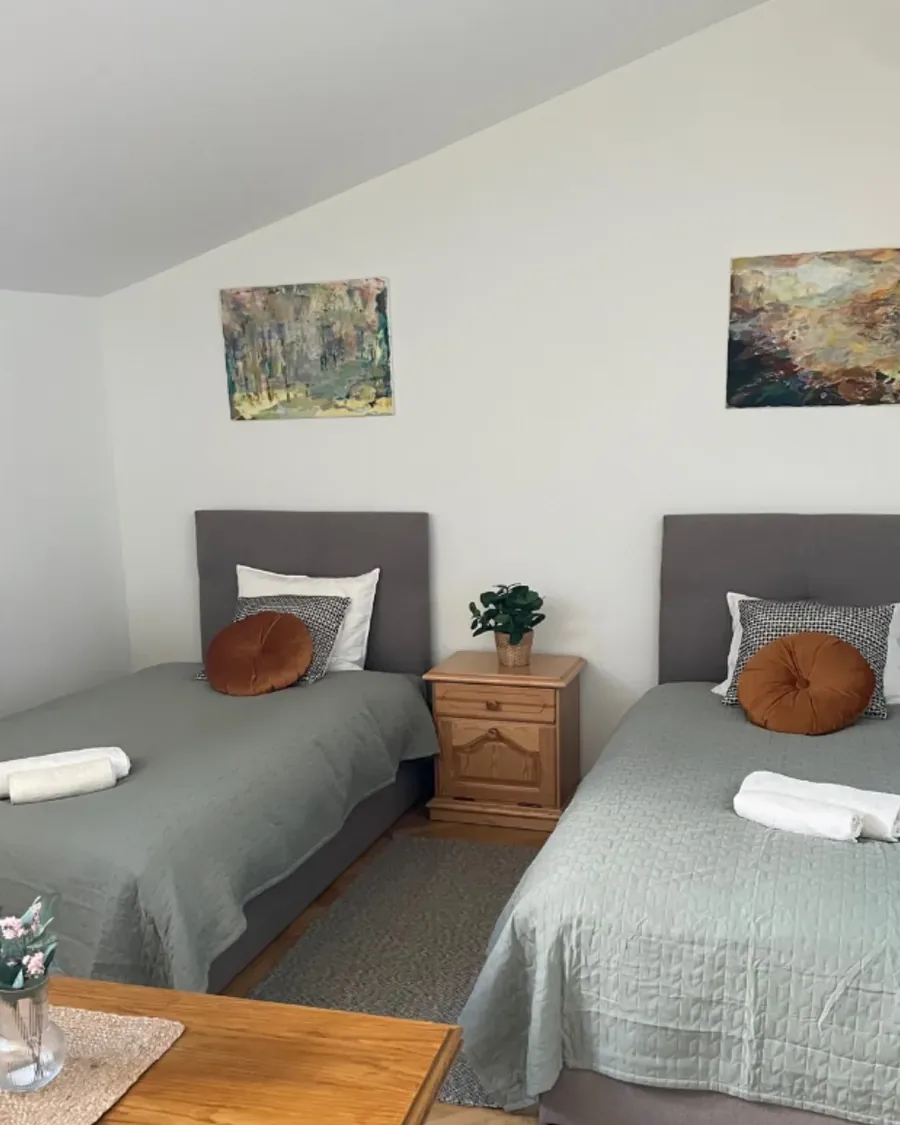 Druga sypialnia po home stagingu