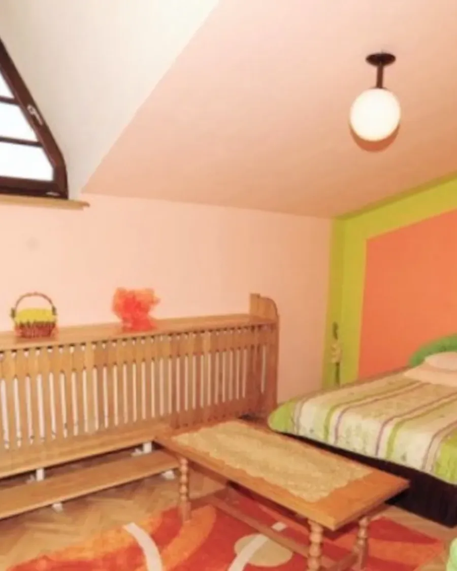 Druga sypialnia przed home stagingiem